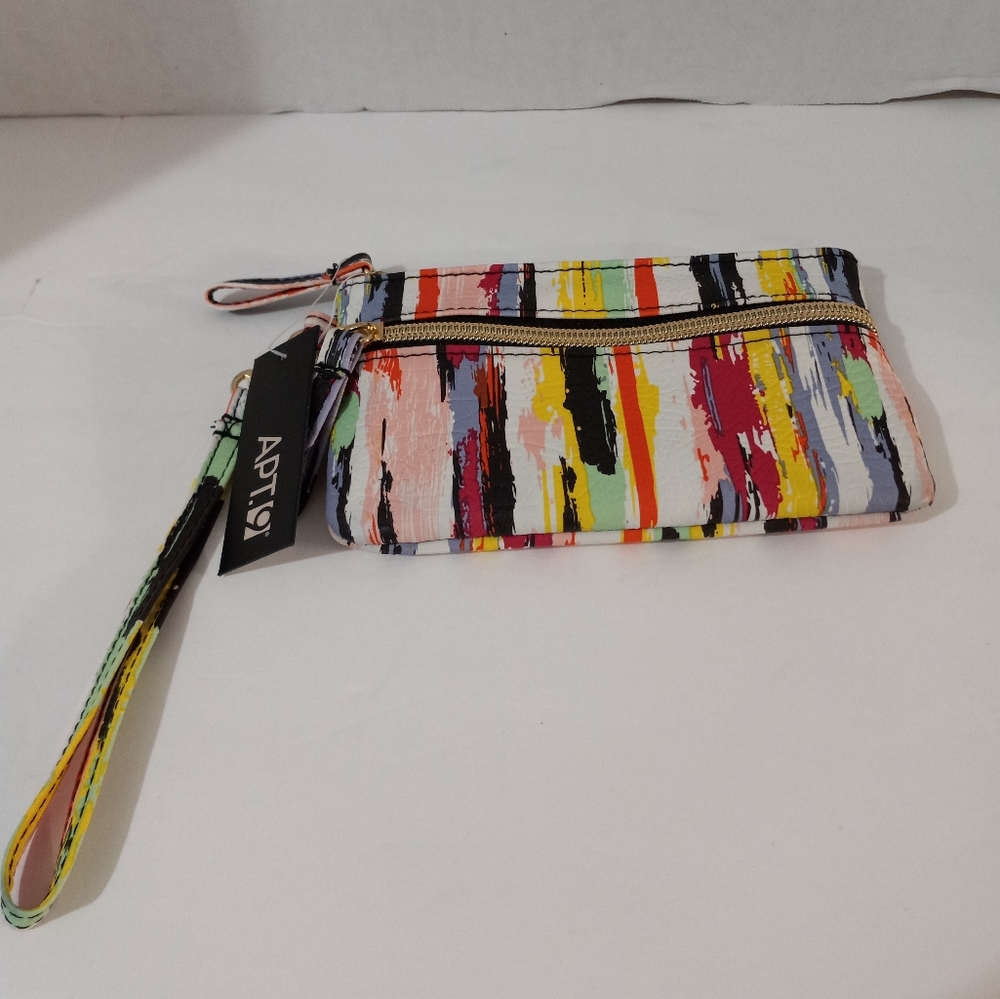 NWT  Apt 9  Single Multicolored Wristlet Style # F62745/OOKL